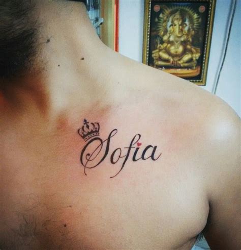 ideas tatuajes pecho hombre|imagenes tatuages con el nombre esmeralda en pecho.